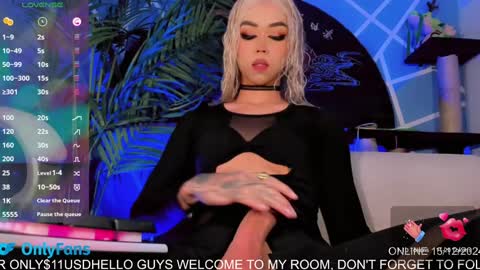 Snapshot of claudia_cooper chatting on December 15, 2024, 10:37 pm online show from December 15, 2024, 10:37 pm