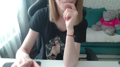 Cleo Sertori  online show from April 27, 2026, 1:31 pm