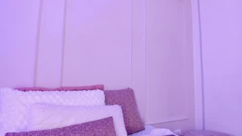 . Cleo Jhonson . online show from January 11, 2025, 7:49 am