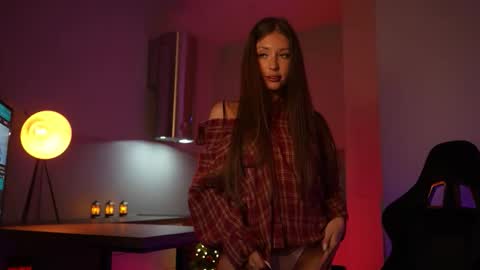 Cleo online show from December 19, 2025, 7:37 am