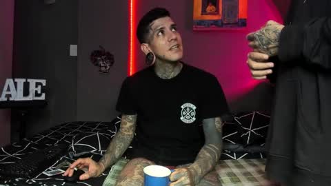 cleo y maikol online show from March 4, 2026, 3:01 am