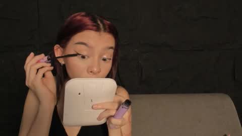 cleowhite_ online show from November 25, 2025, 9:48 pm