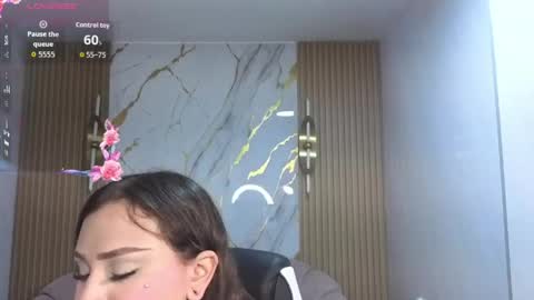 Snapshot of clhoe_b chatting on May 16, 2026, 12:59 pm Clhoe online show from May 16, 2026, 12:59 pm