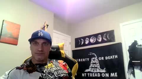 Snapshot of clintwood12 chatting on December 17, 2024, 1:18 am chad online show from December 17, 2024, 1:18 am