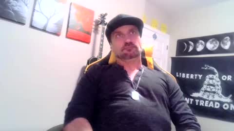 Snapshot of clintwood12 chatting on January 12, 2025, 12:39 am chad online show from January 12, 2025, 12:39 am