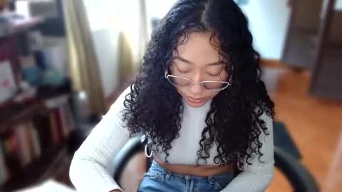Snapshot of clitia_xx chatting on April 19, 2026, 9:17 pm Clitia online show from April 19, 2026, 9:17 pm