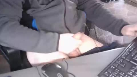 Snapshot of clluch95 chatting on November 4, 2025, 3:00 pm clluch95 online show from November 4, 2025, 3:00 pm