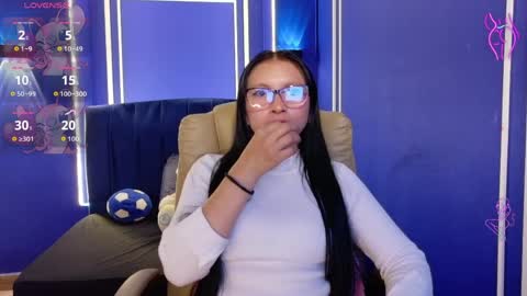 Snapshot of cloe16_ chatting on April 1, 2026, 7:44 pm Cloe online show from April 1, 2026, 7:44 pm