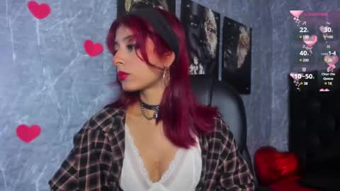 Snapshot of cloe__hills chatting on February 17, 2025, 12:05 pm Cloe online show from February 17, 2025, 12:05 pm