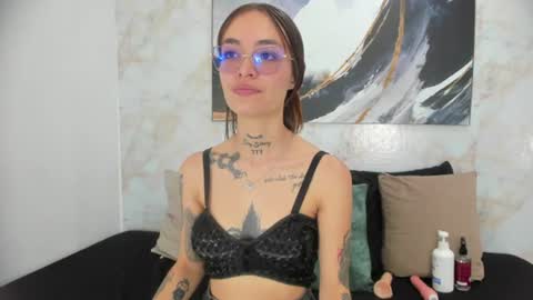 Snapshot of cloe_amazingg chatting on July 18, 2026, 5:17 pm Cloe online show from July 18, 2026, 5:17 pm