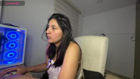 Snapshot of cloe_small08 chatting on April 21, 2026, 4:52 am cloe small online show from April 21, 2026, 4:52 am