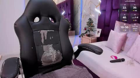 Cloe online show from December 4, 2025, 6:16 pm