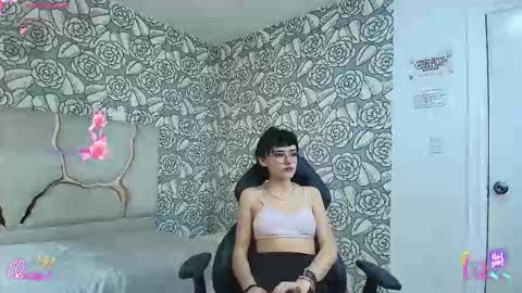 cloee_tay1 online show from February 14, 2026, 11:51 am