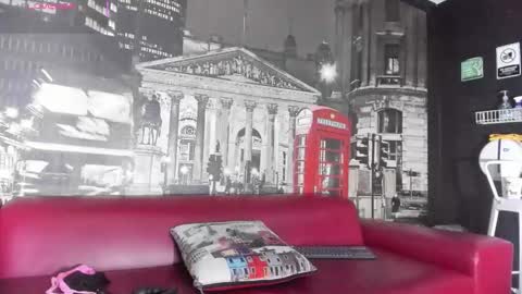 ---Cloe--- online show from November 27, 2025, 1:51 am