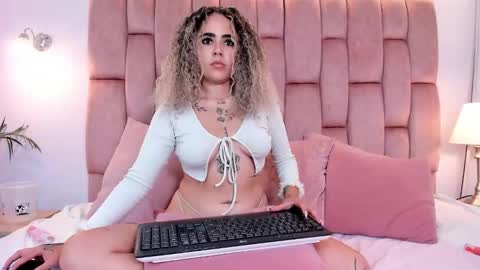 Cloe  online show from February 26, 2026, 5:45 pm