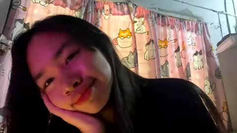 Snapshot of clorahosfeld chatting on April 22, 2026, 5:43 am Mikki online show from April 22, 2026, 5:43 am