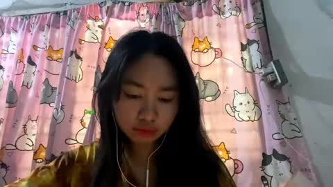 Snapshot of clorahosfeld chatting on April 23, 2026, 8:13 am Mikki online show from April 23, 2026, 8:13 am
