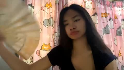 Snapshot of clorahosfeld chatting on May 13, 2026, 7:17 am Mikki online show from May 13, 2026, 7:17 am