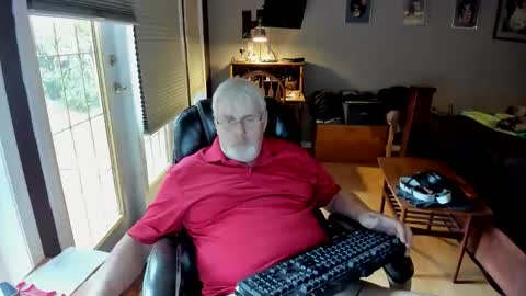 cloudalert62 online show from October 31, 2025, 7:48 pm