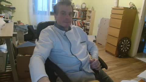 clouplefun online show from February 8, 2025, 7:04 am