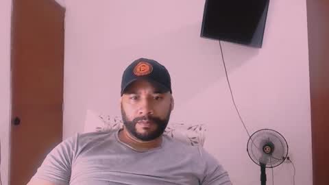 Snapshot of cloverblack18 chatting on January 16, 2026, 7:56 am erick online show from January 16, 2026, 7:56 am