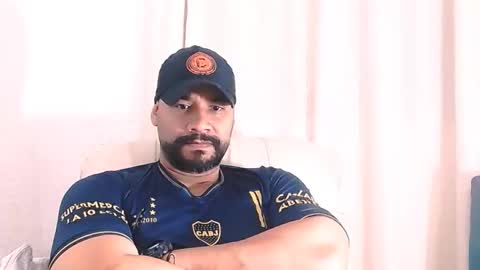 Snapshot of cloverblack18 chatting on February 14, 2026, 5:37 am erick online show from February 14, 2026, 5:37 am