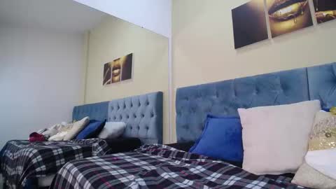 Snapshot of clown_face chatting on December 11, 2024, 5:53 am emely dolce online show from December 11, 2024, 5:53 am