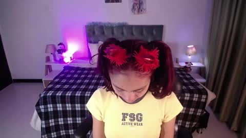 emely dolce online show from December 13, 2024, 2:21 am