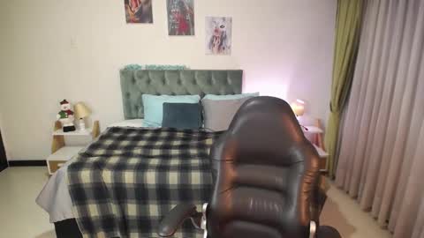 emely dolce online show from December 31, 2024, 4:49 am