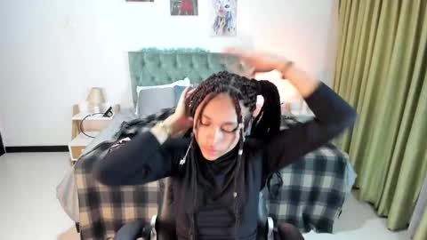 Snapshot of clown_face chatting on February 6, 2025, 3:27 am emely dolce online show from February 6, 2025, 3:27 am