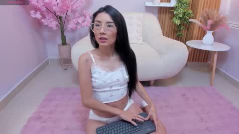 Eilyn online show from October 13, 2025, 10:15 am