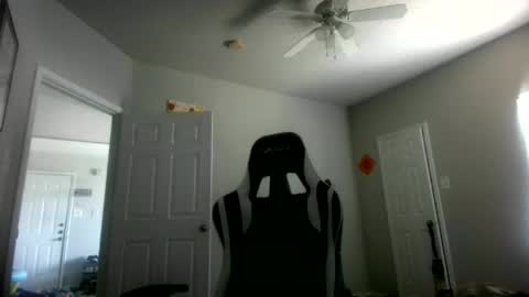 Snapshot of cmypenis chatting on June 28, 2026, 5:19 pm Master Bates online show from June 28, 2026, 5:19 pm