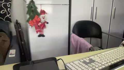 Coach Karl Porn Star Tip me all the way to my next trip online show from December 21, 2025, 11:45 pm