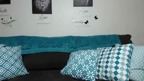 CocosCreamy online show from April 23, 2026, 1:24 pm