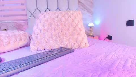 colett online show from November 28, 2025, 12:08 pm