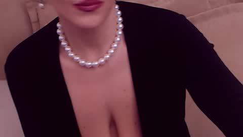 Maddison online show from January 13, 2026, 4:29 am