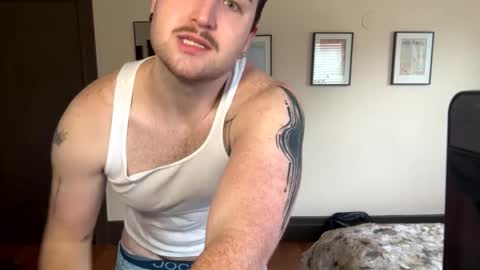 Snapshot of collegeboy417 chatting on February 6, 2025, 10:21 pm collegeboy417 online show from February 6, 2025, 10:21 pm