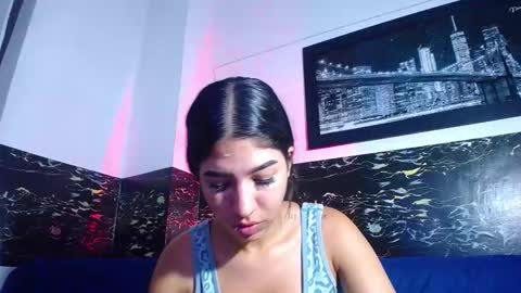  Nahomi  online show from December 19, 2025, 6:37 pm