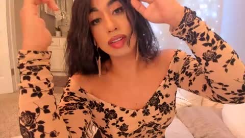 Snapshot of colombiantexas chatting on December 6, 2024, 6:04 am ........ Instagram Lorysexys online show from December 6, 2024, 6:04 am