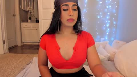 Snapshot of colombiantexas chatting on January 15, 2025, 4:57 am ........ Instagram Lorysexys online show from January 15, 2025, 4:57 am