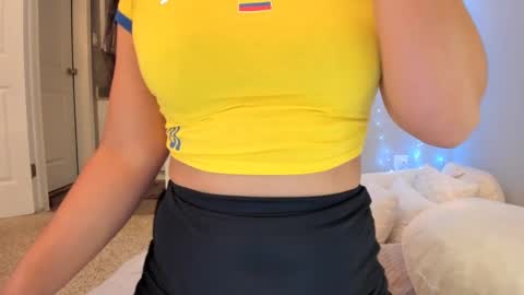 Snapshot of colombiantexas chatting on February 15, 2025, 8:11 pm ........ Instagram Lorysexys online show from February 15, 2025, 8:11 pm