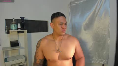 Snapshot of coltonmassif_ chatting on December 4, 2024, 6:44 am coltonmassif_ online show from December 4, 2024, 6:44 am