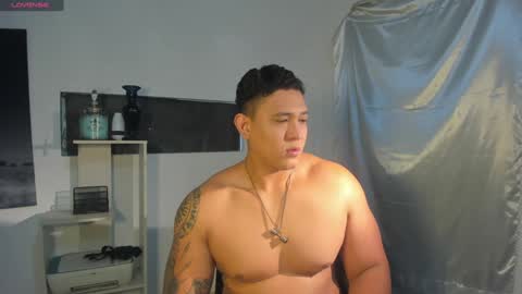 Snapshot of coltonmassif_ chatting on December 15, 2024, 11:45 am coltonmassif_ online show from December 15, 2024, 11:45 am