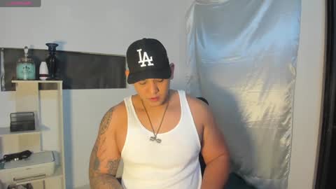 Snapshot of coltonmassif_ chatting on December 21, 2024, 3:36 am coltonmassif_ online show from December 21, 2024, 3:36 am