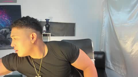 Snapshot of coltonmassif_ chatting on December 24, 2024, 7:06 am coltonmassif_ online show from December 24, 2024, 7:06 am