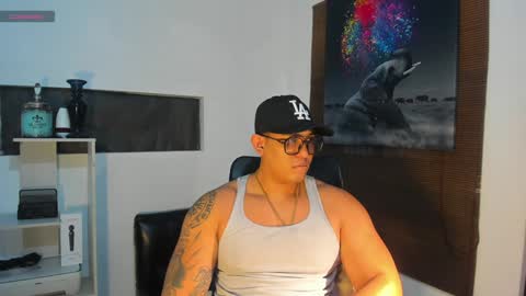 Snapshot of coltonmassif_ chatting on December 31, 2024, 10:04 am coltonmassif_ online show from December 31, 2024, 10:04 am