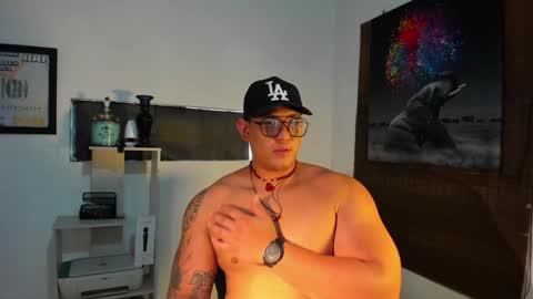 Snapshot of coltonmassif_ chatting on January 15, 2025, 12:36 pm coltonmassif_ online show from January 15, 2025, 12:36 pm