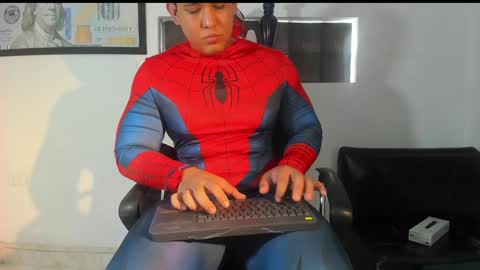 Snapshot of coltonmassif_ chatting on January 31, 2025, 4:38 pm coltonmassif_ online show from January 31, 2025, 4:38 pm