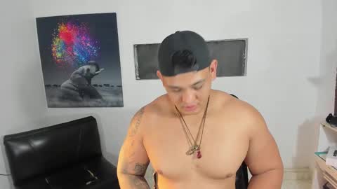 Snapshot of coltonmassif_ chatting on February 14, 2025, 12:30 am coltonmassif_ online show from February 14, 2025, 12:30 am