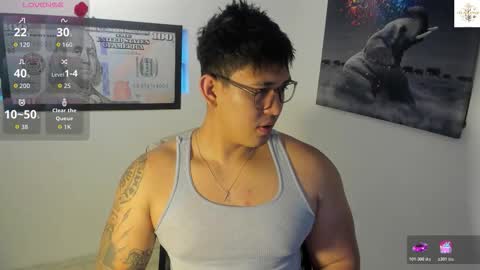 Snapshot of coltonmassif_ chatting on October 28, 2025, 10:34 pm coltonmassif_ online show from October 28, 2025, 10:34 pm